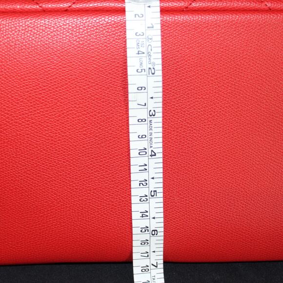 Aldo Large Quilt Pattern Red Tote w/ Gold Chain & Leather Handle - Picture 9 of 11